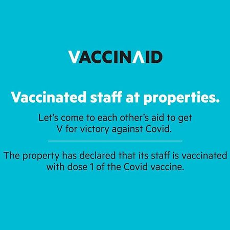 Vaccinated Staff- Oyo Townhouse 105 Khar West Station Hotell Mumbai Eksteriør bilde