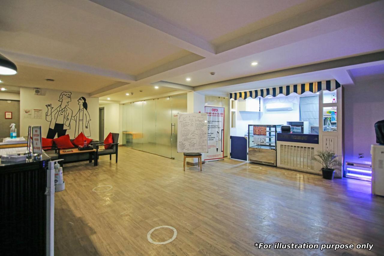 Vaccinated Staff- Oyo Townhouse 105 Khar West Station Hotell Mumbai Eksteriør bilde
