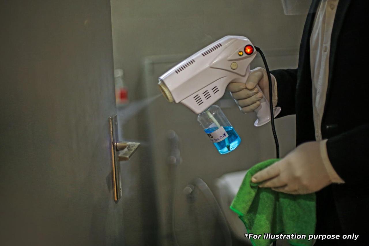 Vaccinated Staff- Oyo Townhouse 105 Khar West Station Hotell Mumbai Eksteriør bilde